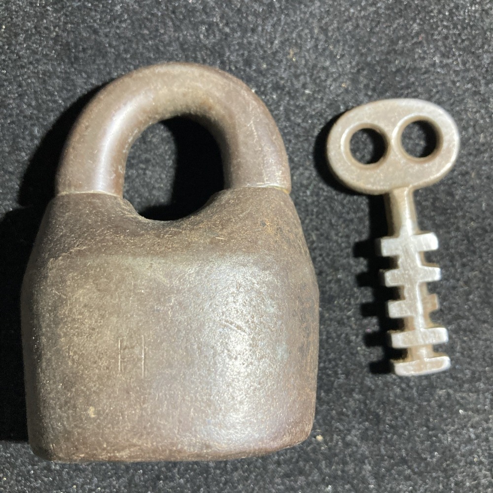 Antique Star Lock Works Iron Padlock w/ Flat Skelton Butterfly Key Cast Iron